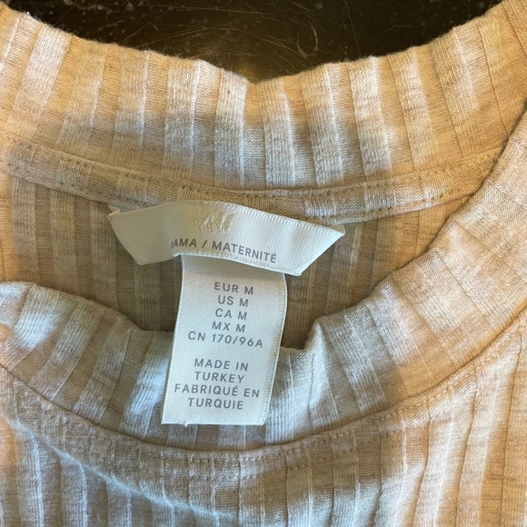 H&M split hem sleeveless maternity tunic - Picture 2 of 2